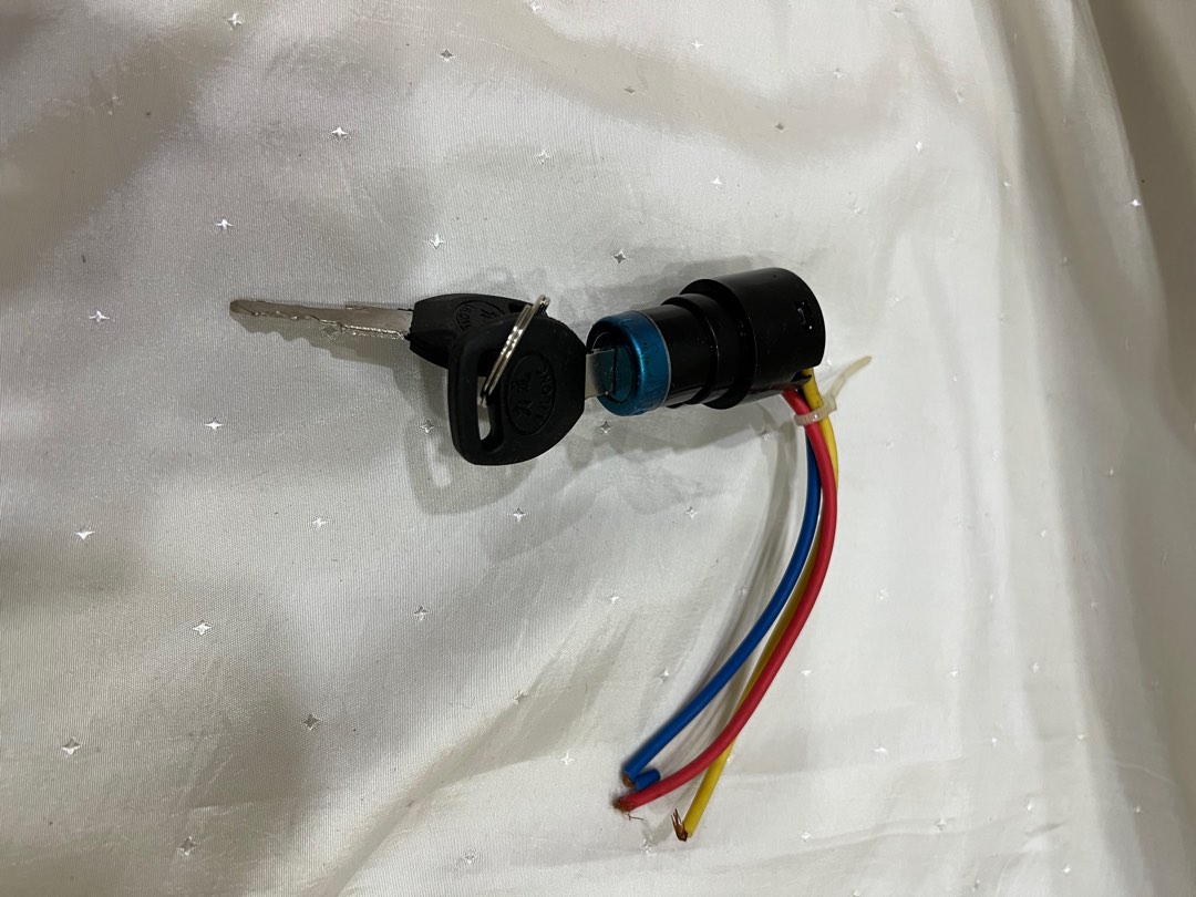 Ebike Key Switch 3 Wire, Sports Equipment, PMDs, EScooters & EBikes