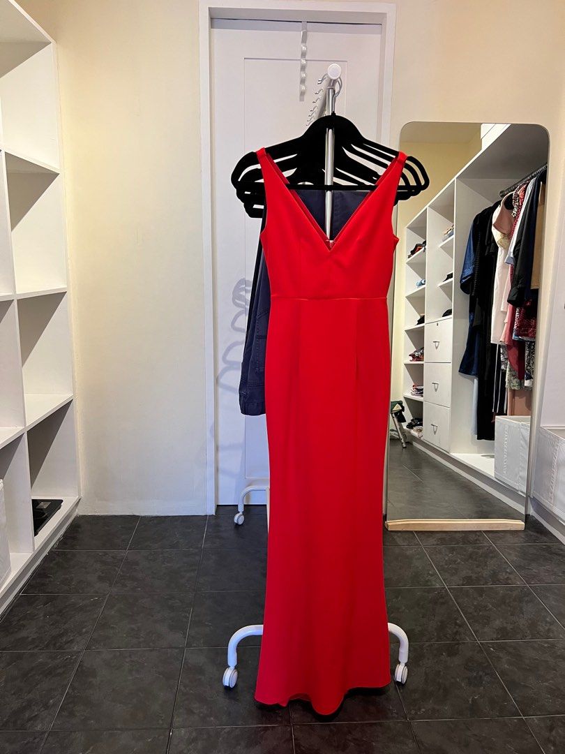Evening dress (Category: Evening dresses & gowns) located in Muntinlupa City. Submitted by personalproject (Listing ID 1220521250, Image 1). Description: Red-orange evening dress. High quality. With linning..