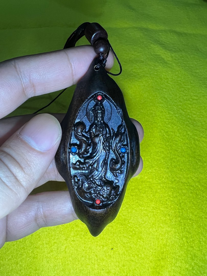 FS138 Agarwood Guan yin Pendant Hobbies Toys