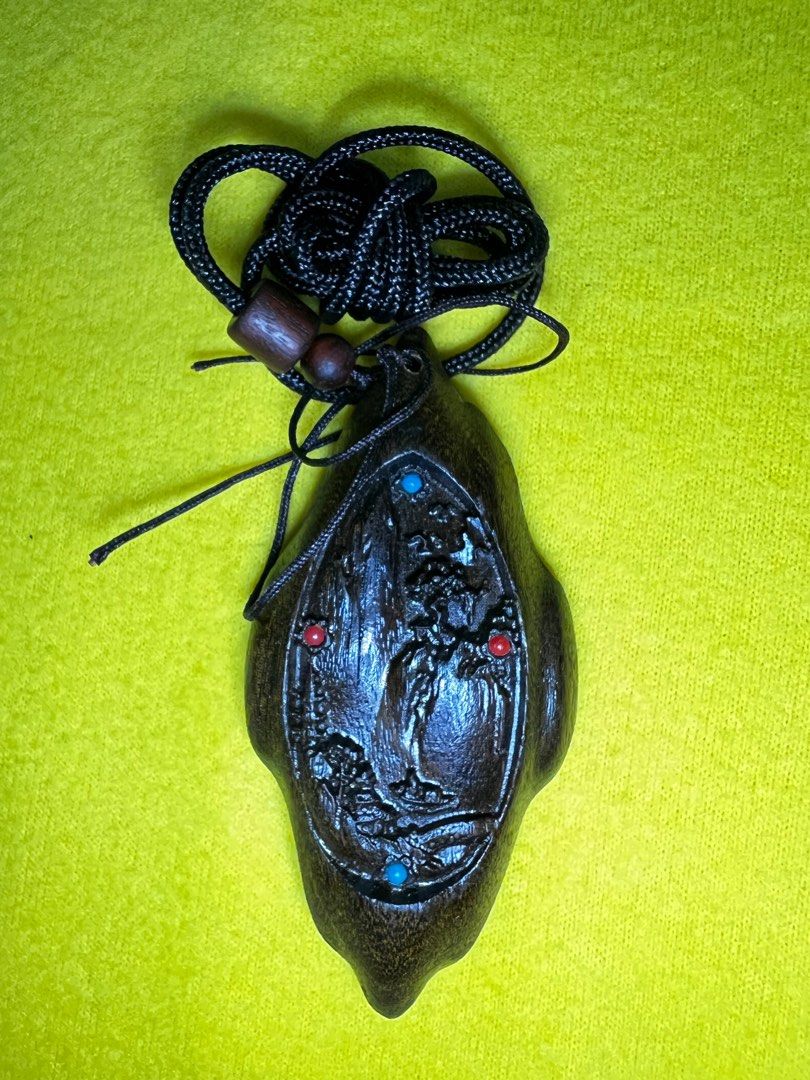 Agarwood pendant online