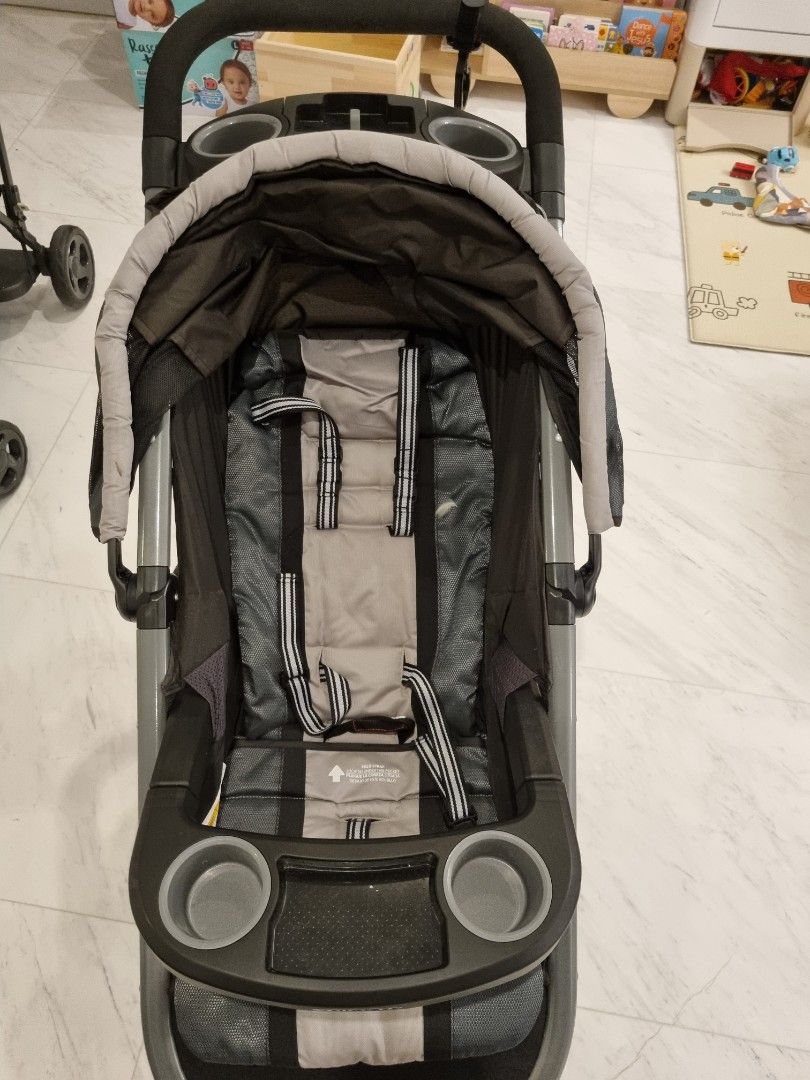 Graco jogger stroller, Babies & Kids, Going Out, Strollers on Carousell