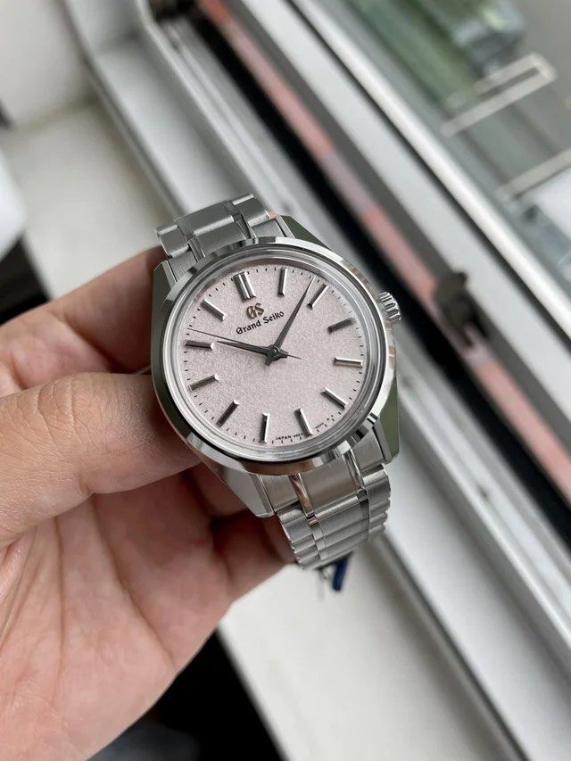 Grand Seiko SBGW289, Luxury, Watches on Carousell