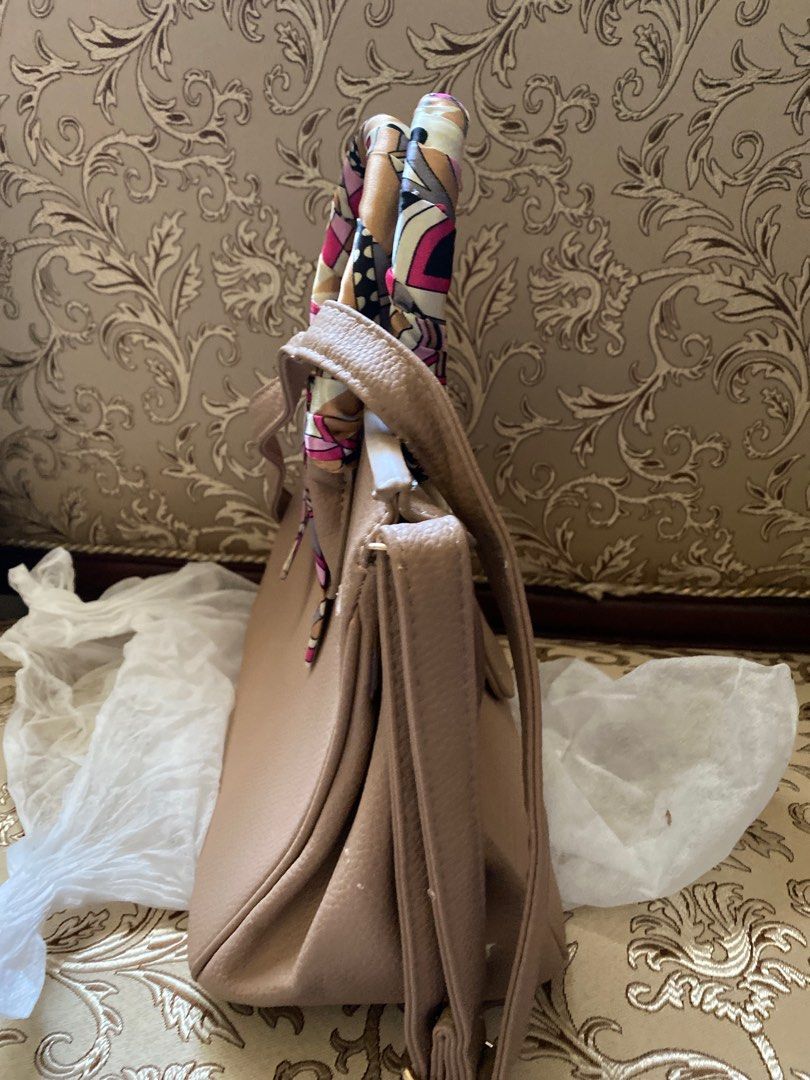 hermes like bag (Category: Shoulder Bags) located in Manila. Submitted by rovs21 (Listing ID 1220572480, Image 3). Description: .