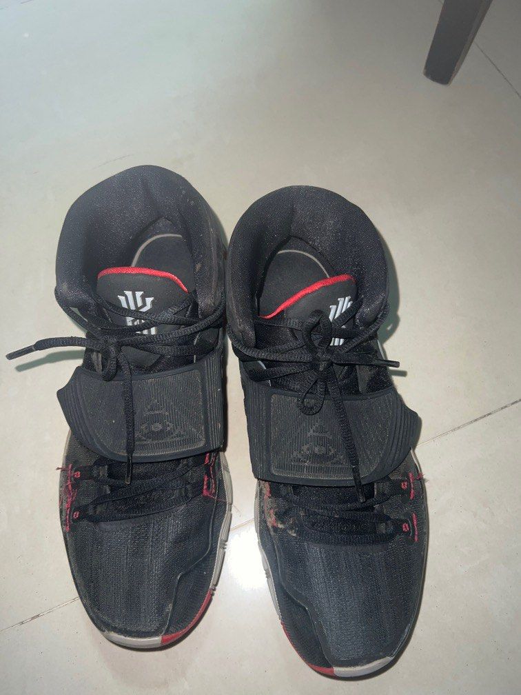 Kyrie 6 Basketball Shoes, Men's Fashion, Footwear, Sneakers on Carousell