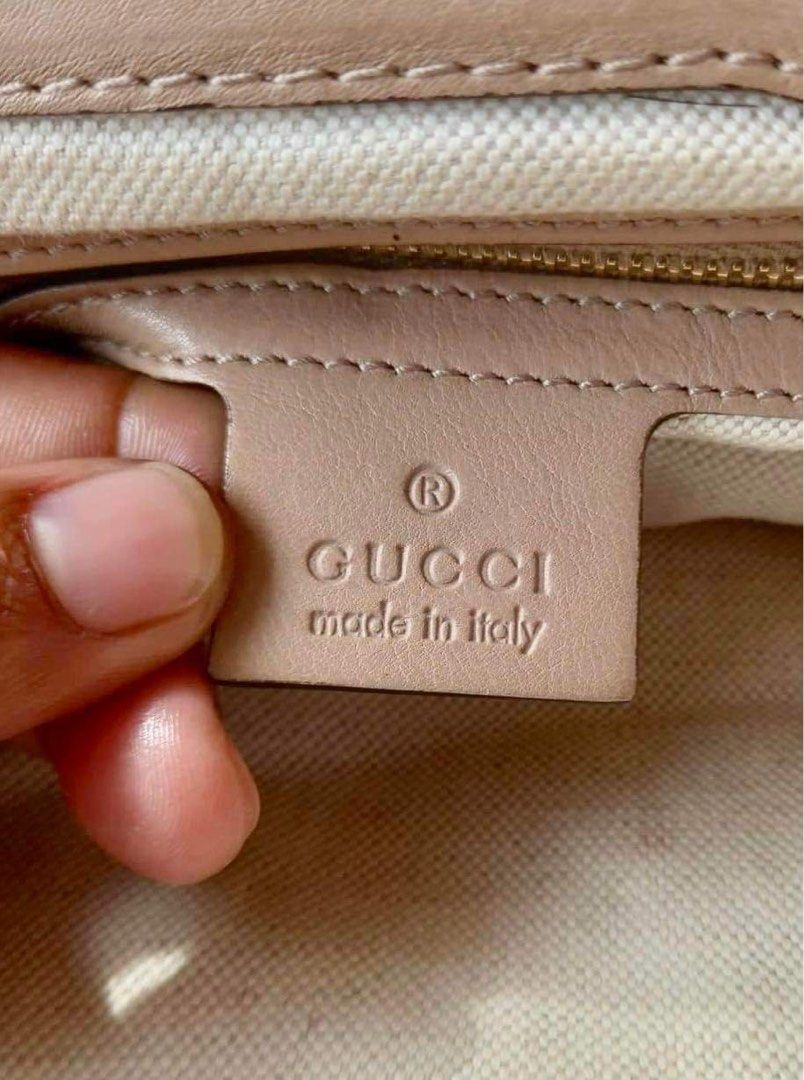 Legit GUCCI Bamboo Clutch Medium (Category: Luxury Bags & Wallets) located in Pagadian. Submitted by lightbagelyas (Listing ID 1220553579, Image 2). Description: GUCCI Frame Bamboo Tassel CLUTCH Coded GG under zip Made in Italy Genuine Leather Sign of usage only More photo will be povided upon request.