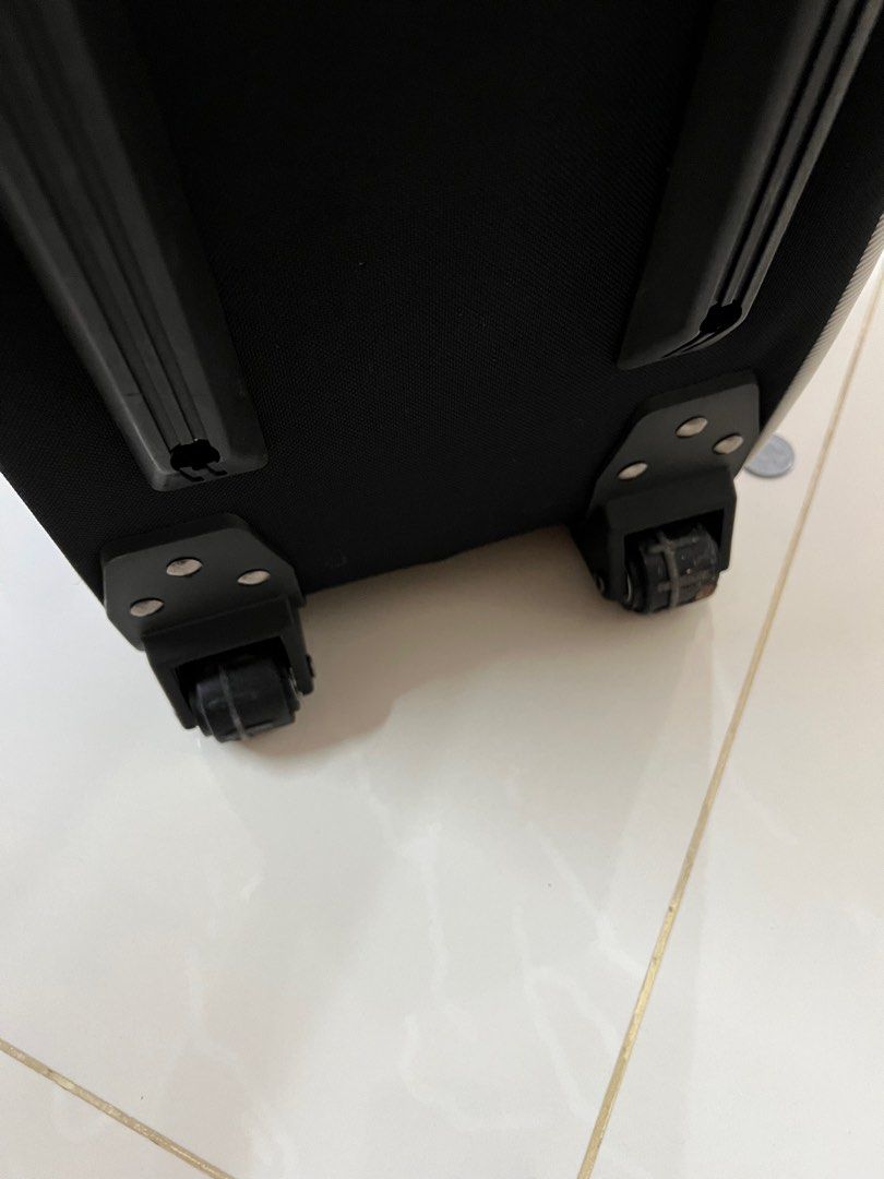 Leyon 3 ball bowling bag (slight defect), Sports Equipment, Sports