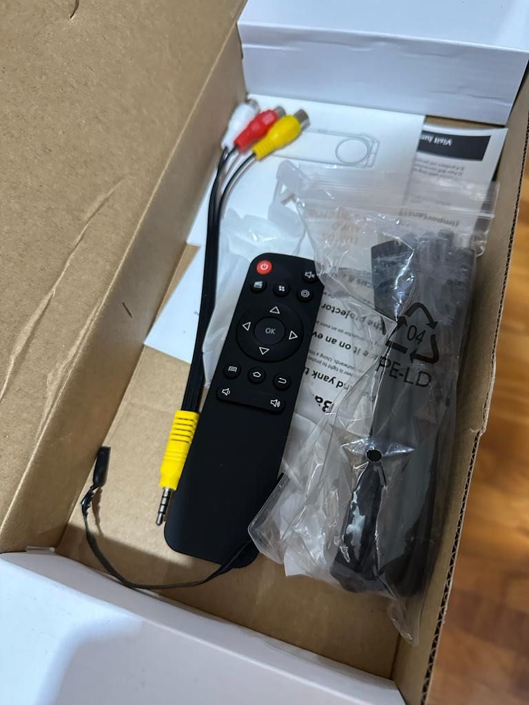 Lumos Auro Smart Projector (Smart Version with YouTube and Netflix), TV