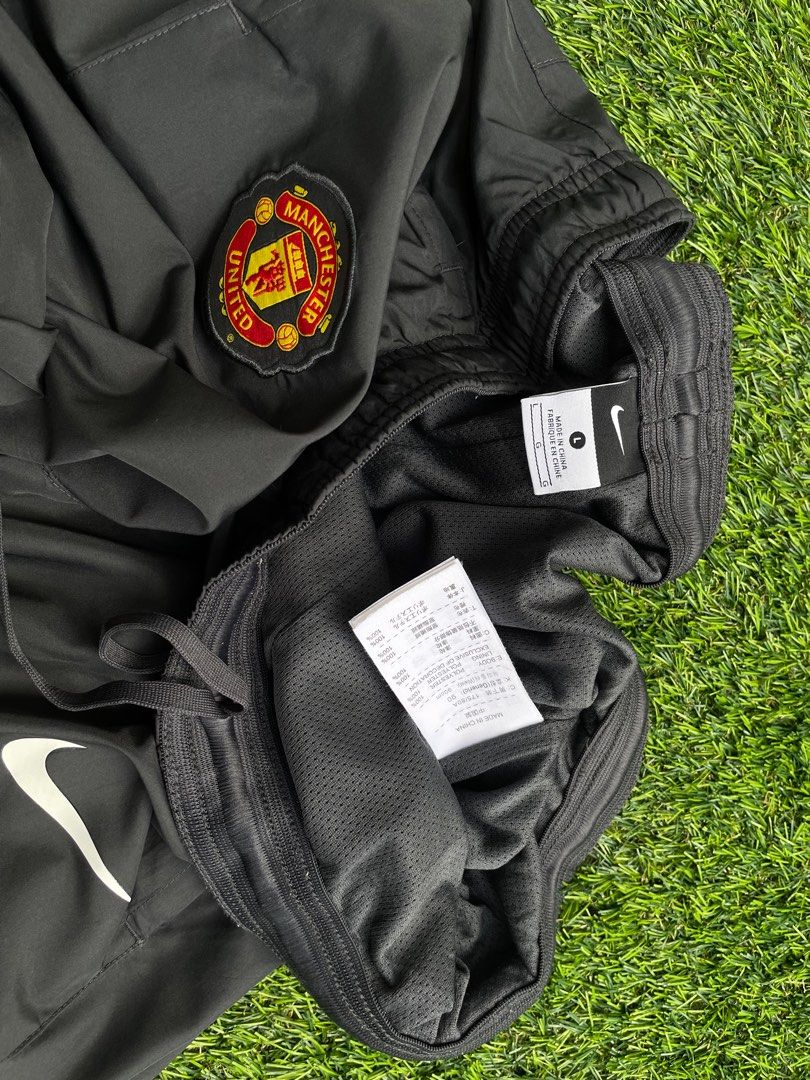 Man united hotsell tracksuit bottoms