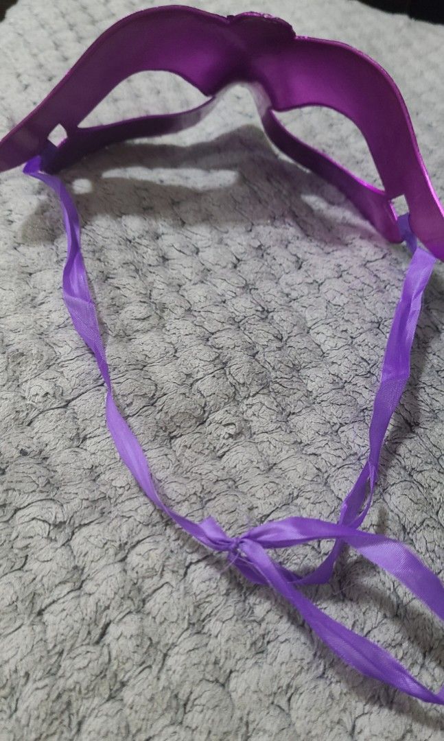 Masquerade mask (Category: Occasions & Party Supplies) located in Pasig City. Submitted by js.authenticlux (Listing ID 1220572216, Image 2). Description: * masquerade mask * adjustable * call txt 09178029682.