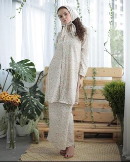 Merdu Kebarung in Cream by Bayu Somerset
