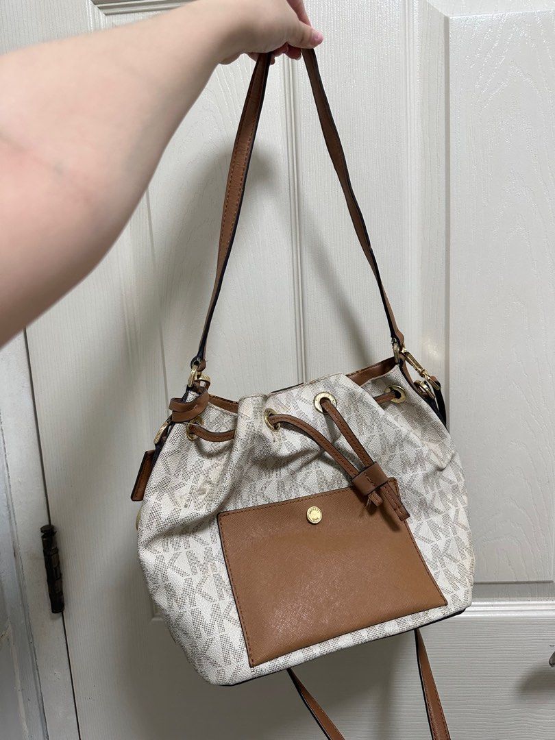 Michael Kors monogram white bucket bag, Luxury, Bags & Wallets on Carousell