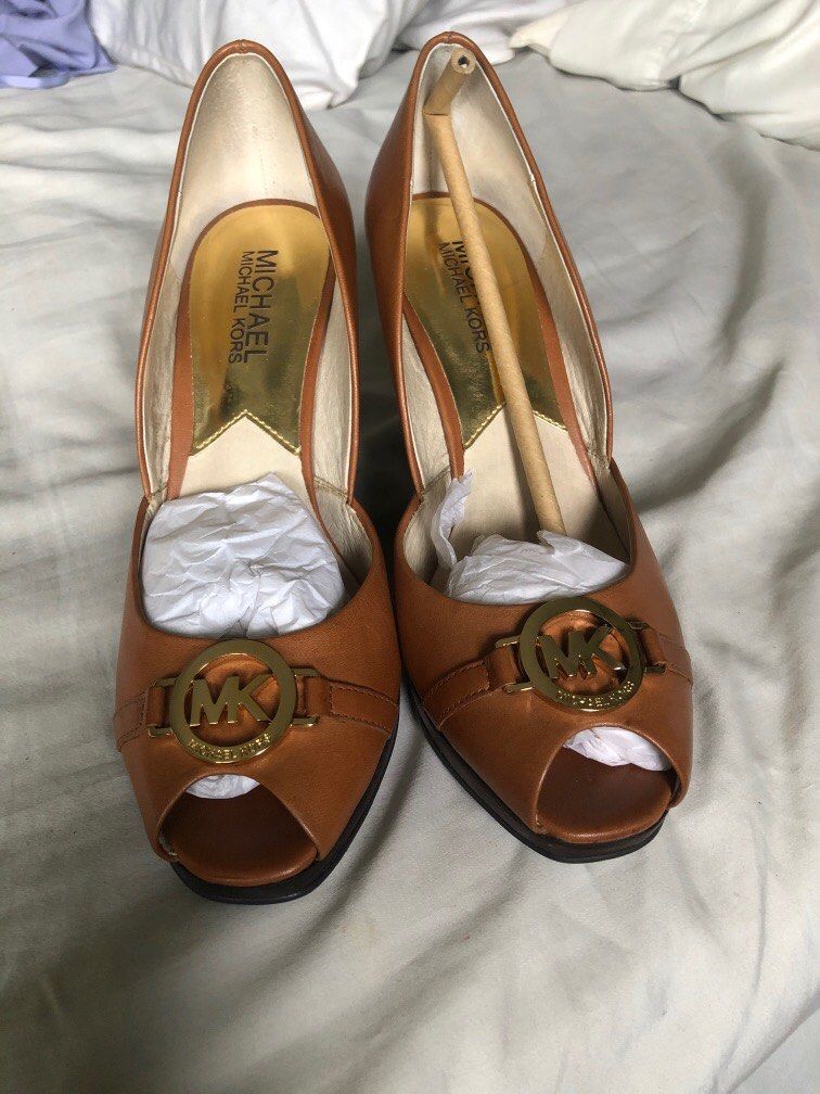 Michael kors shoes size 1 on sale