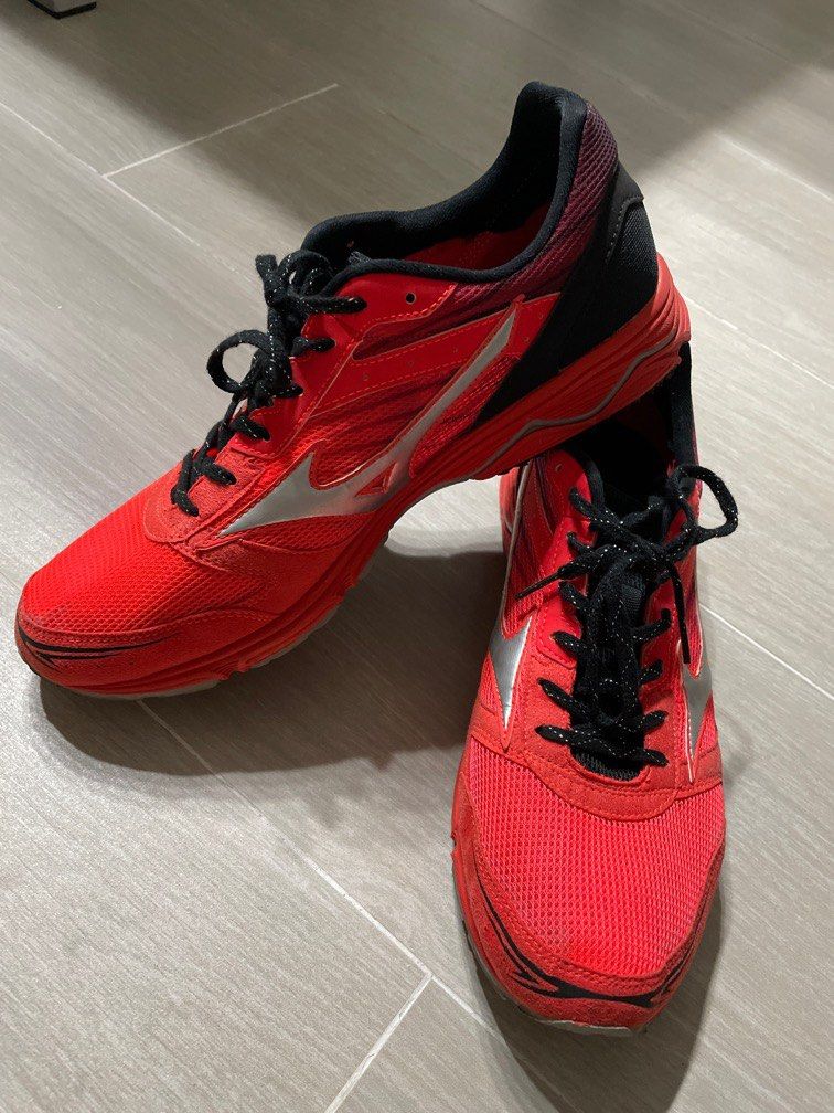 Mizuno wave amulet 7 size US 10.5 9 Carousell