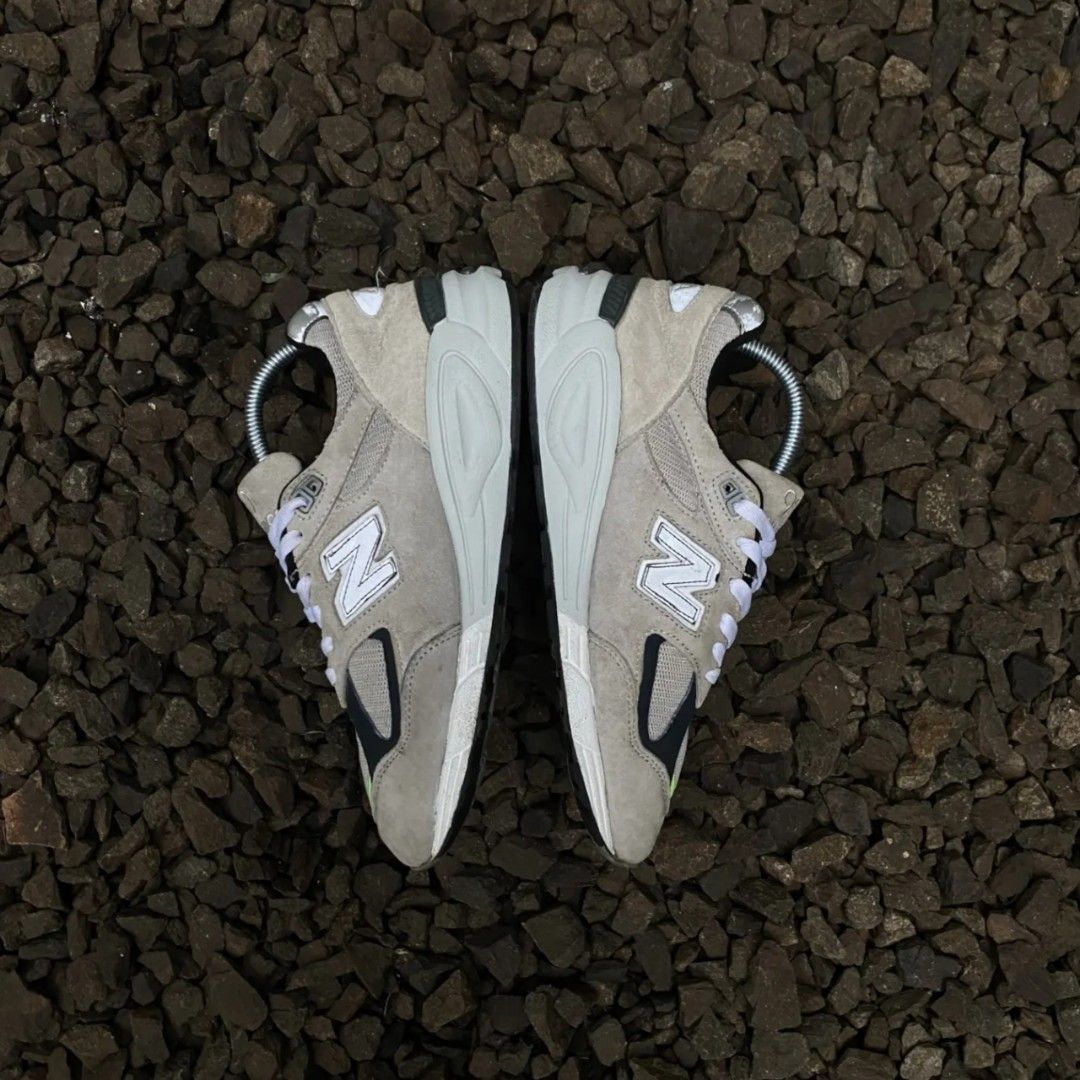 New Balance 990v2 X Madness Usa M990MD2 Fesyen Pria Sepatu Sneakers di Carousell