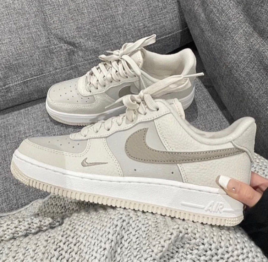 Nike Air Force 1 Light Bone