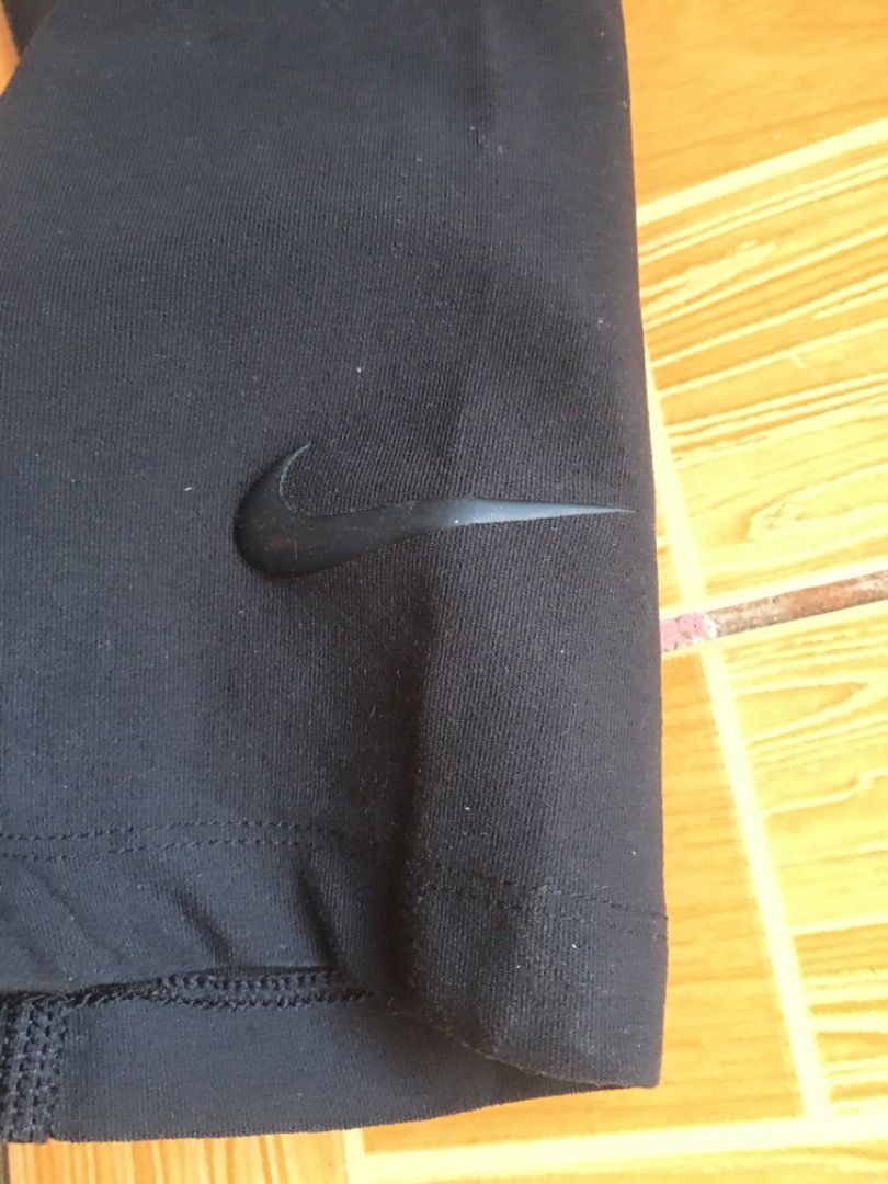 NIKE BLACK DRI-FIT LEGGINGS/PANTS (Category: Other Bottoms) located in Taguig. Submitted by dyunedz (Listing ID 1220596189, Image 2). Description: ORIGINAL NIKE‼️ GOOD AS NEW LARGE Waist (75cm).