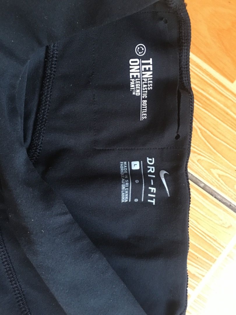 NIKE BLACK DRI-FIT LEGGINGS/PANTS (Category: Other Bottoms) located in Taguig. Submitted by dyunedz (Listing ID 1220596189, Image 3). Description: ORIGINAL NIKE‼️ GOOD AS NEW LARGE Waist (75cm).