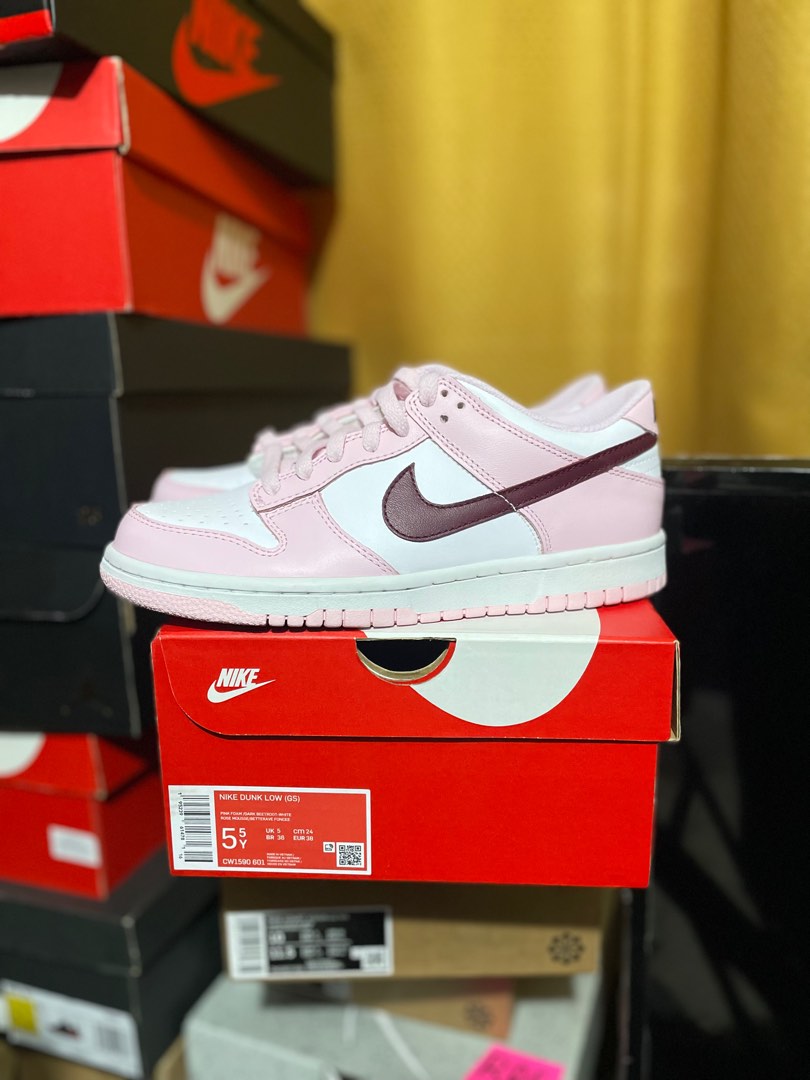 dunk pink foam gs