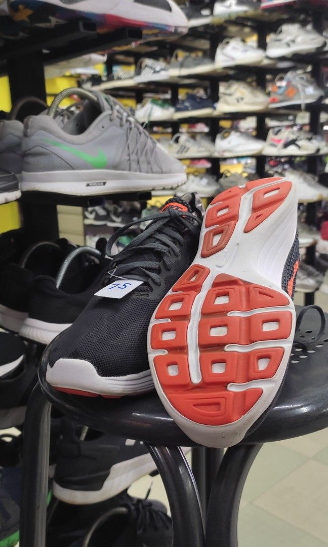 Nike online revolution 43