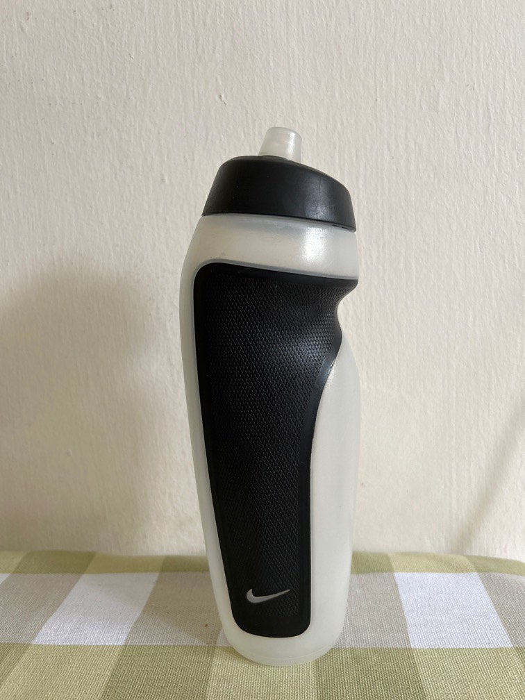 nike plastic bottle
