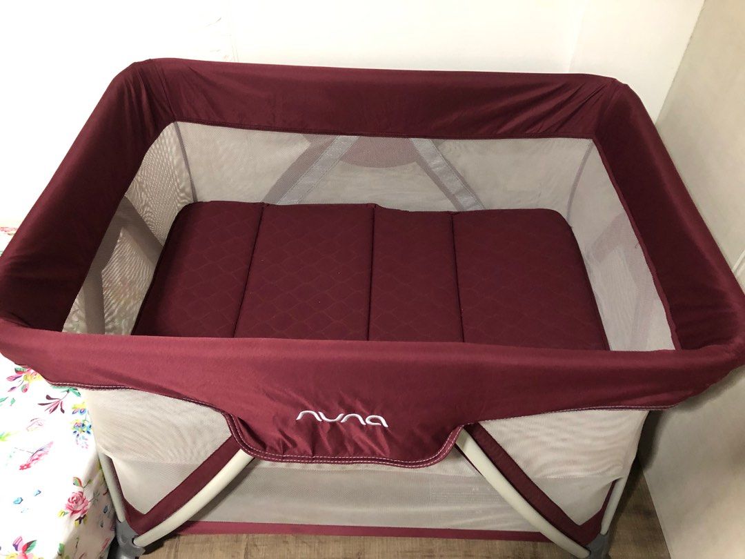 Nuna SENA travel cot and playard/ playpen bed/ Baby cot, Babies & Kids