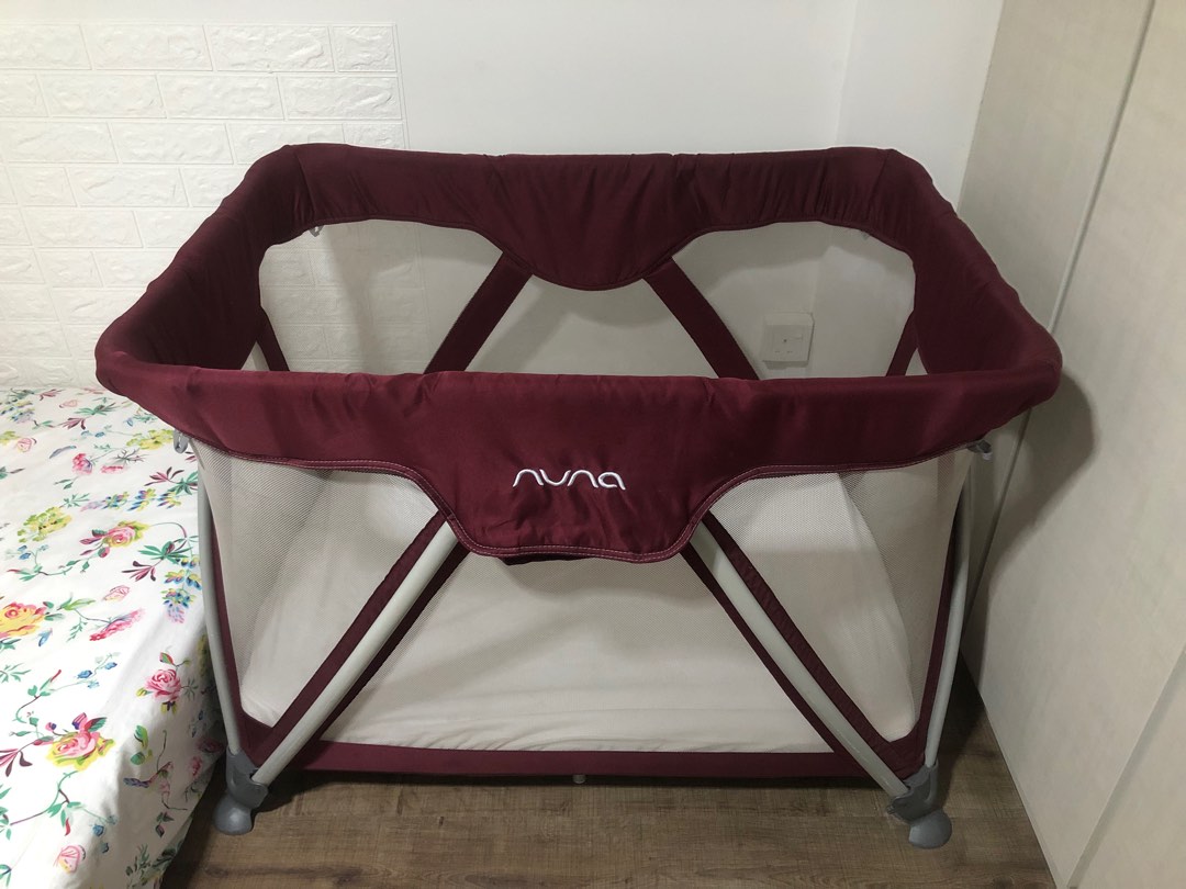 Nuna SENA travel cot and playard/ playpen bed/ Baby cot, Babies & Kids