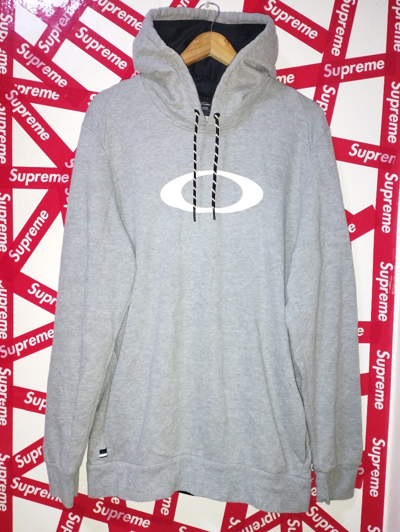 Oakley hoodie, Men's Fashion, Coats, Jackets and Outerwear on Carousell