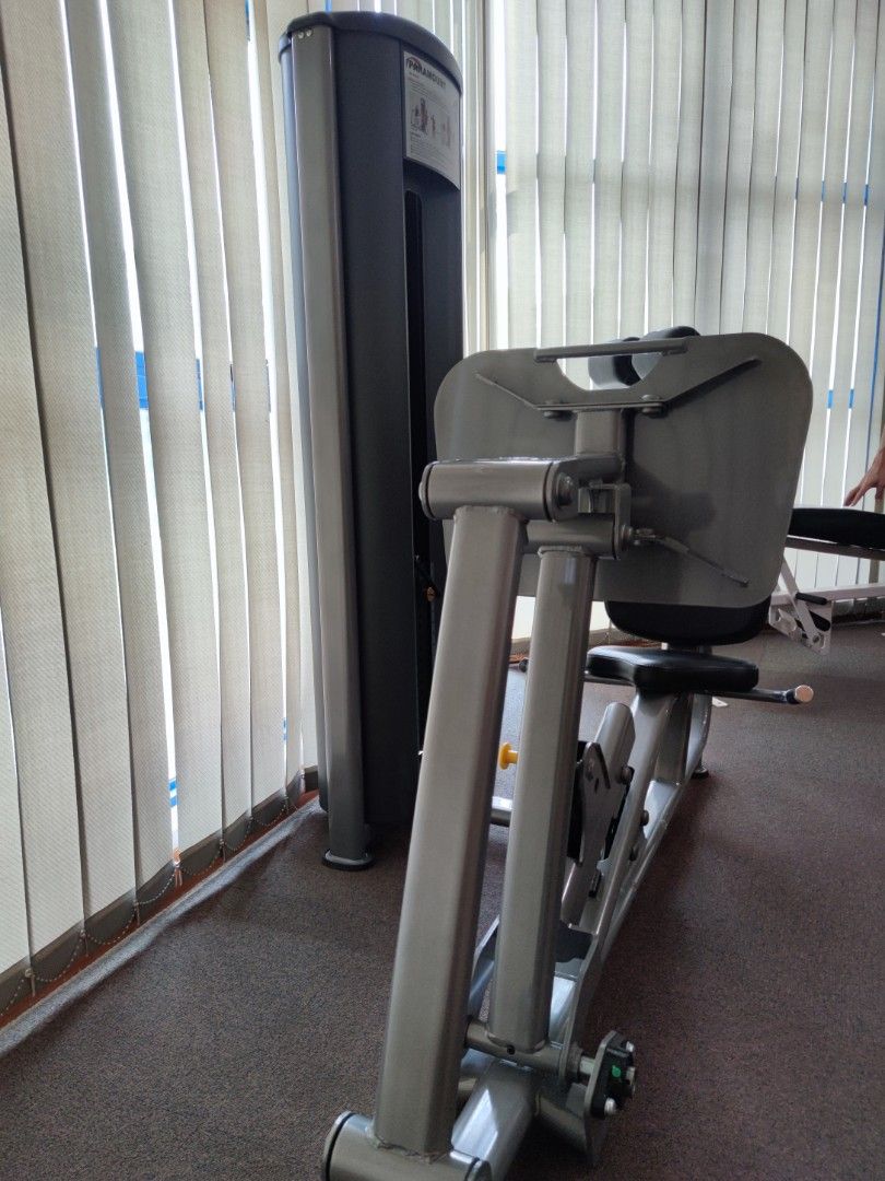 paramount leg press dual station, Sports Equipment, Exercise & Fitness