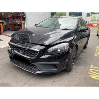 (SCRAPPED) VOLVO V40 CROSS COUNTRY D2 2015 PARTS FOR SALE (08305)