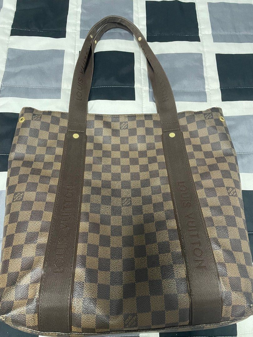 Preowned LV Beaubourg Damier Ebene Tote (Category: Luxury Bags & Wallets) located in Mandaluyong City. Submitted by rufo1111 (Listing ID 1220621412, Image 3). Description: Buyer shoulder sf Fix.