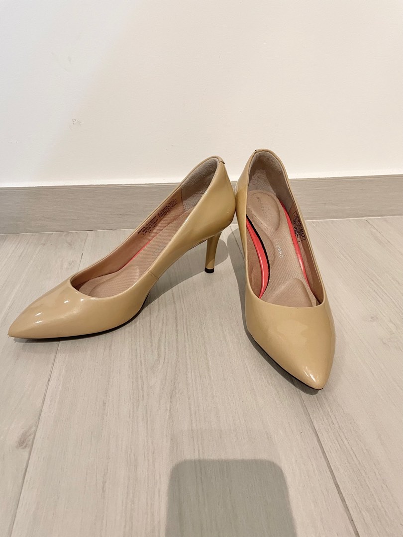 Rockport nude heels deals