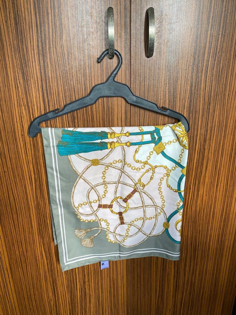 Scarf (Category: Scarves) located in Marikina City. Submitted by alexq21 (Listing ID 1220576572, Image 3). Description: 100 each.