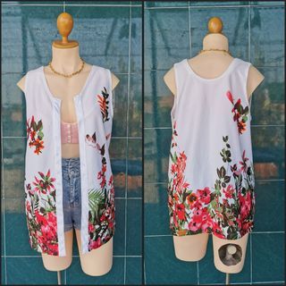 shite floral sleeveless cardigan freezise