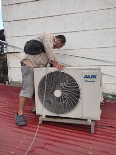 Split type installation and cleaning and repair servicess