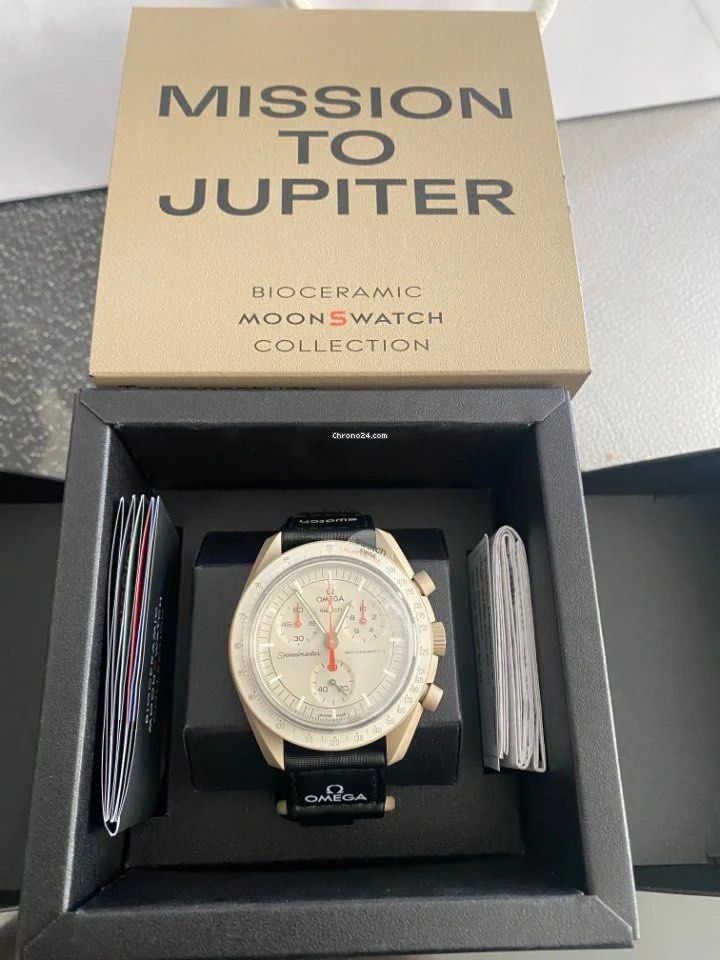 Swatch x Omega Jupiter, 名牌, 手錶- Carousell