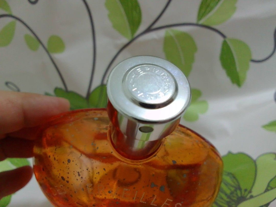 Used Hermes Elixir des Merveilles (Category: Fragrance & Deodorants) located in Cavite. Submitted by dreamsky21 (Listing ID 1220658008, Image 2). Description: Authentic Used please see pic how much fragrance is still remaining. No box.