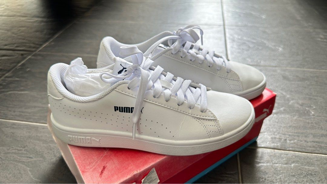 USED PUMA Women Smash v2 Perf Trainers Size 5 Women s Fashion