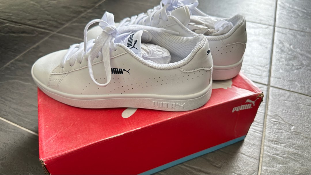 USED PUMA Women Smash v2 Perf Trainers Size 5 Women s Fashion