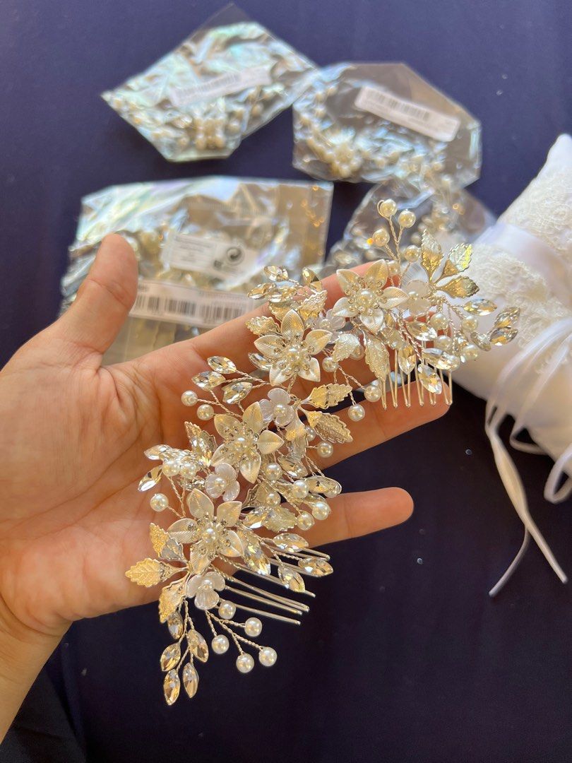Wedding Accessories Bundle (Category: Other Accessories) located in Muntinlupa City. Submitted by personalproject (Listing ID 1220520433, Image 2). Description: .