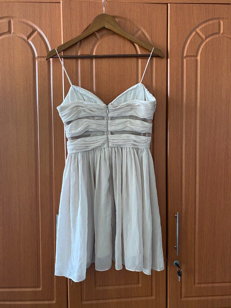 Y2k dress Medium (Category: Dresses) located in Makati City. Submitted by nicolelabarette (Listing ID 1214980875, Image 3). Description: This is my Preloved .