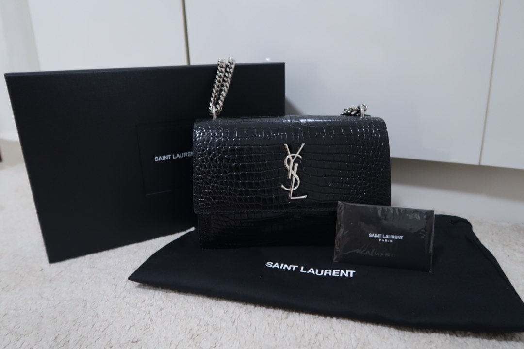 YSL Yves Saint Laurent Sunset Medium in Noir. New with card, box and bag.