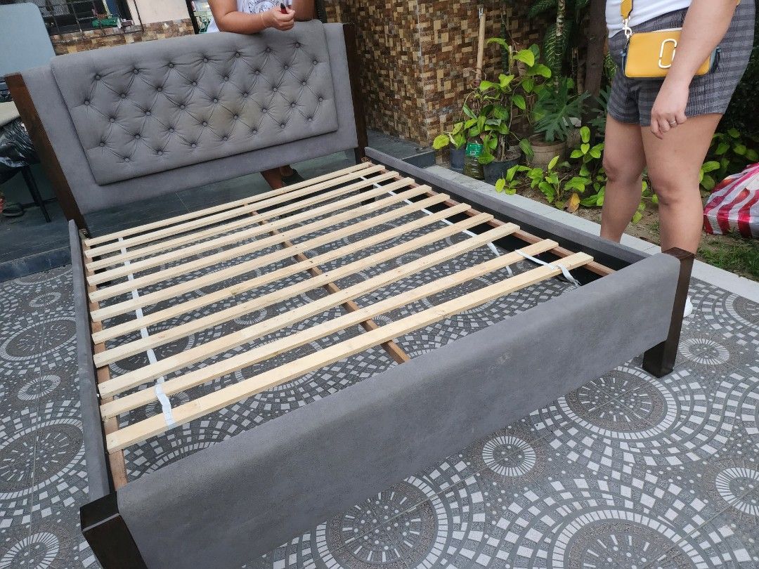 2nd Hand Bed frame with Headboard Tufted, Furniture & Home Living