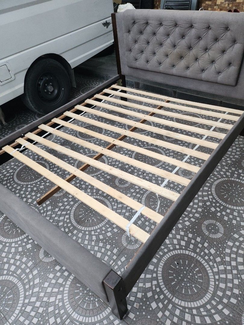 2nd Hand Bed frame with Headboard Tufted, Furniture & Home Living
