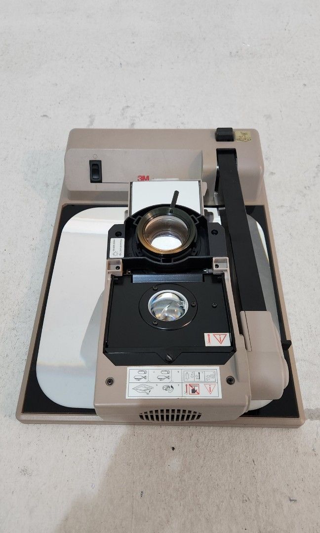 3M Overhead Projector 2660, TV & Home Appliances, TV & Entertainment