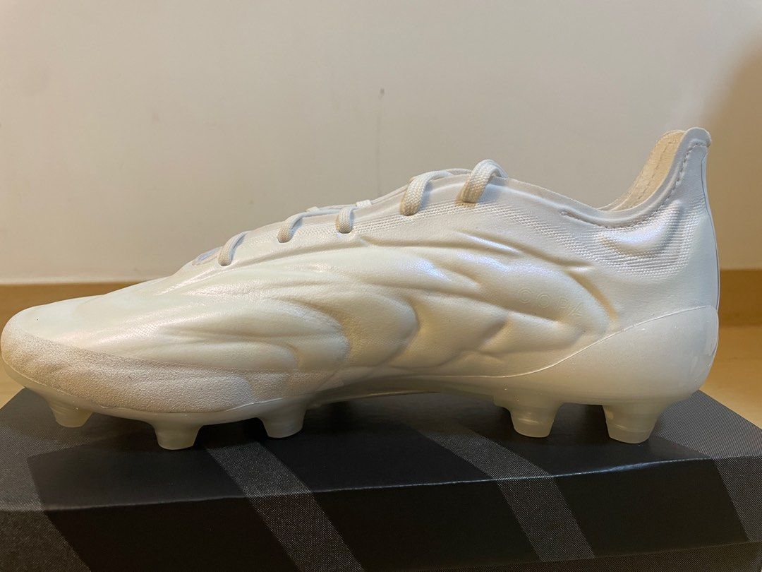 草地足球鞋adidas Copa Pure.1 AG/HG, 男裝, 鞋, 波鞋- Carousell