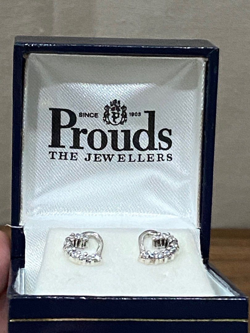The jewellers outlet