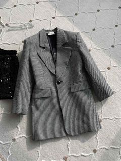 (Category: ) located in . Submitted by luxcloset.shop (Listing ID 1220754496, Image 1). Description: .