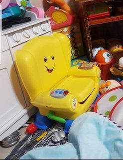Baby chair with compartment