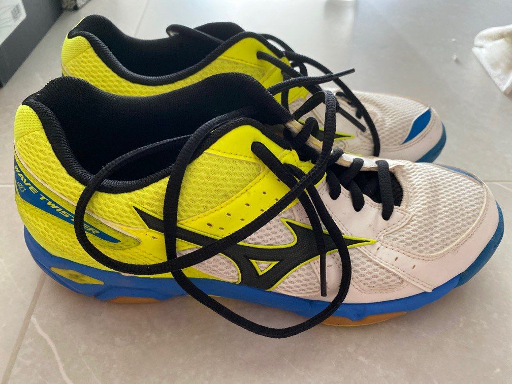 Mizuno wave twister 4 badminton shoes hot sale