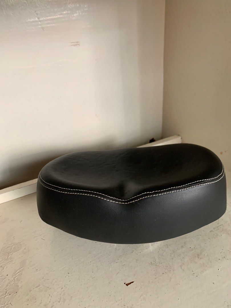 bike bicycle saddle (Category: Bicycles) located in Paranaque City. Submitted by myunogeneral.merchandise (Listing ID 1220769335, Image 3). Description: like new, better living paranaque .